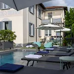 Maji - Historic With Pool & Parking, 100m From Ferry & Train