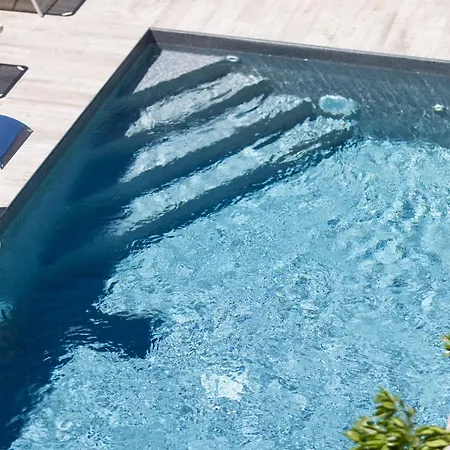 Appartement Maji - Historic With Pool & Parking, 100m From Ferry & Train *
