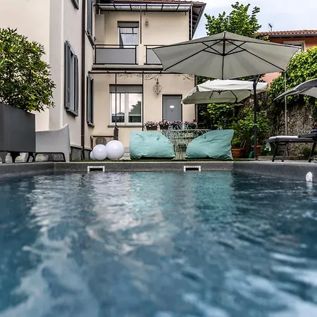 Maji - Historic With Pool & Parking, 100m From Ferry & Train Appartement *