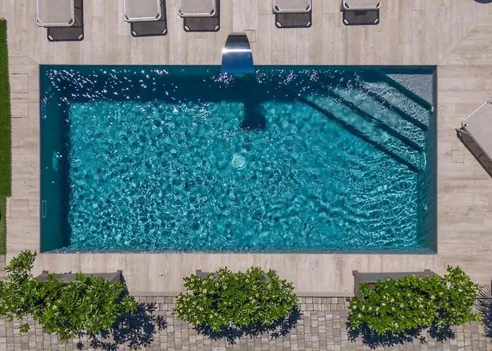 Maji - Historic With Pool & Parking, 100m From Ferry & Train * Mandello del Lario