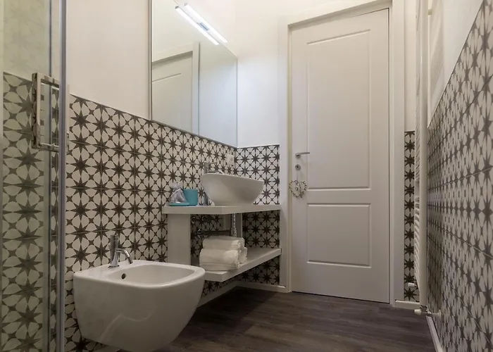Maji - Historic With Pool & Parking, 100m From Ferry & Train Apartmán *