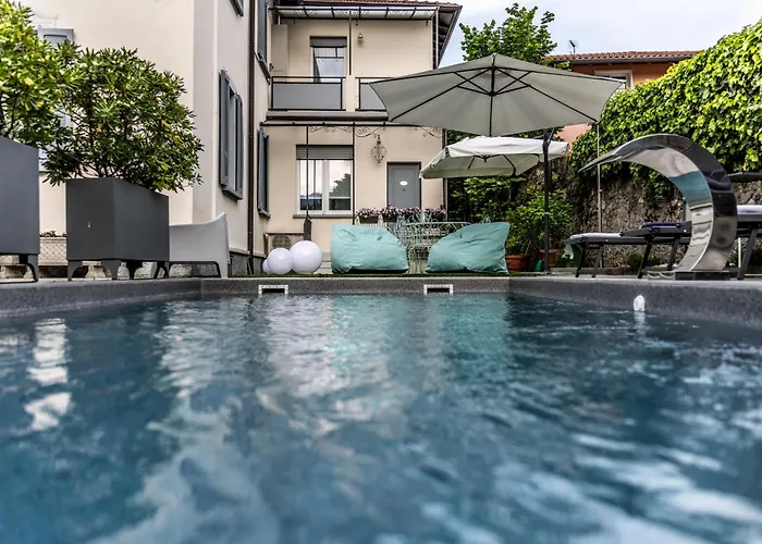Maji - Historic With Pool & Parking, 100m From Ferry & Train Apartmán *