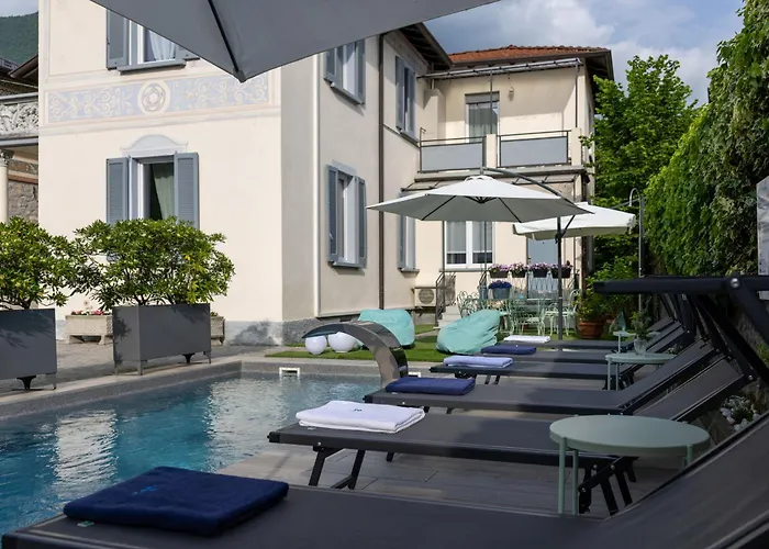 Maji - Historic With Pool & Parking, 100m From Ferry & Train