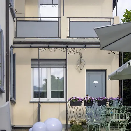 Maji - Historic With Pool & Parking, 100m From Ferry & Train *