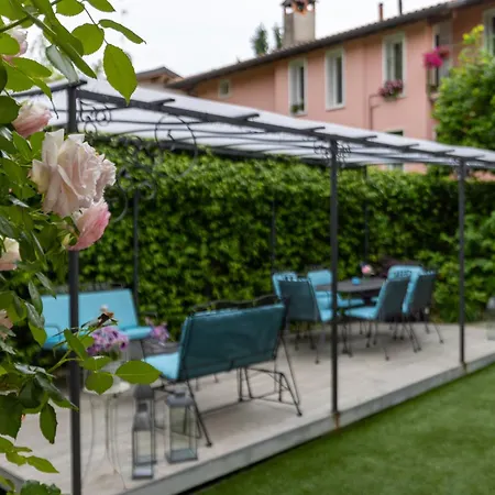 Lägenhet Maji - Historic With Pool & Parking, 100m From Ferry & Train