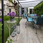 Apartman Maji - Historic With Pool & Parking, 100m From Ferry & Train