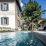 Maji - Historic With Pool & Parking, 100m From Ferry & Train Apartman Mandello del Lario